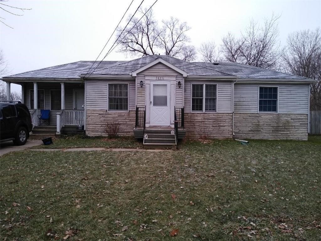 Primary Photo - 28231 Hanover Blvd