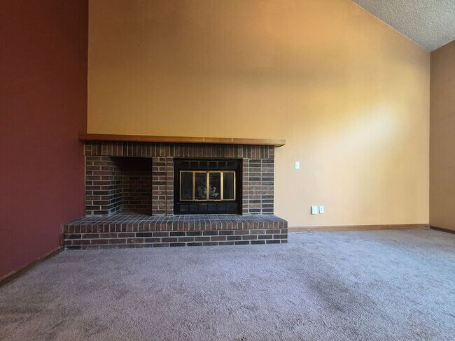 Foto del edificio - 4272 Kingsbury Dr
