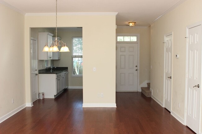 Building Photo - Wellstone Townhouse