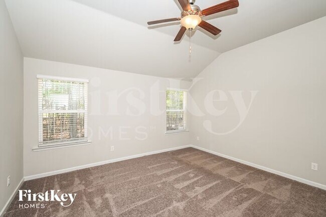 Foto del edificio - 6620 Sky Leaf Ln
