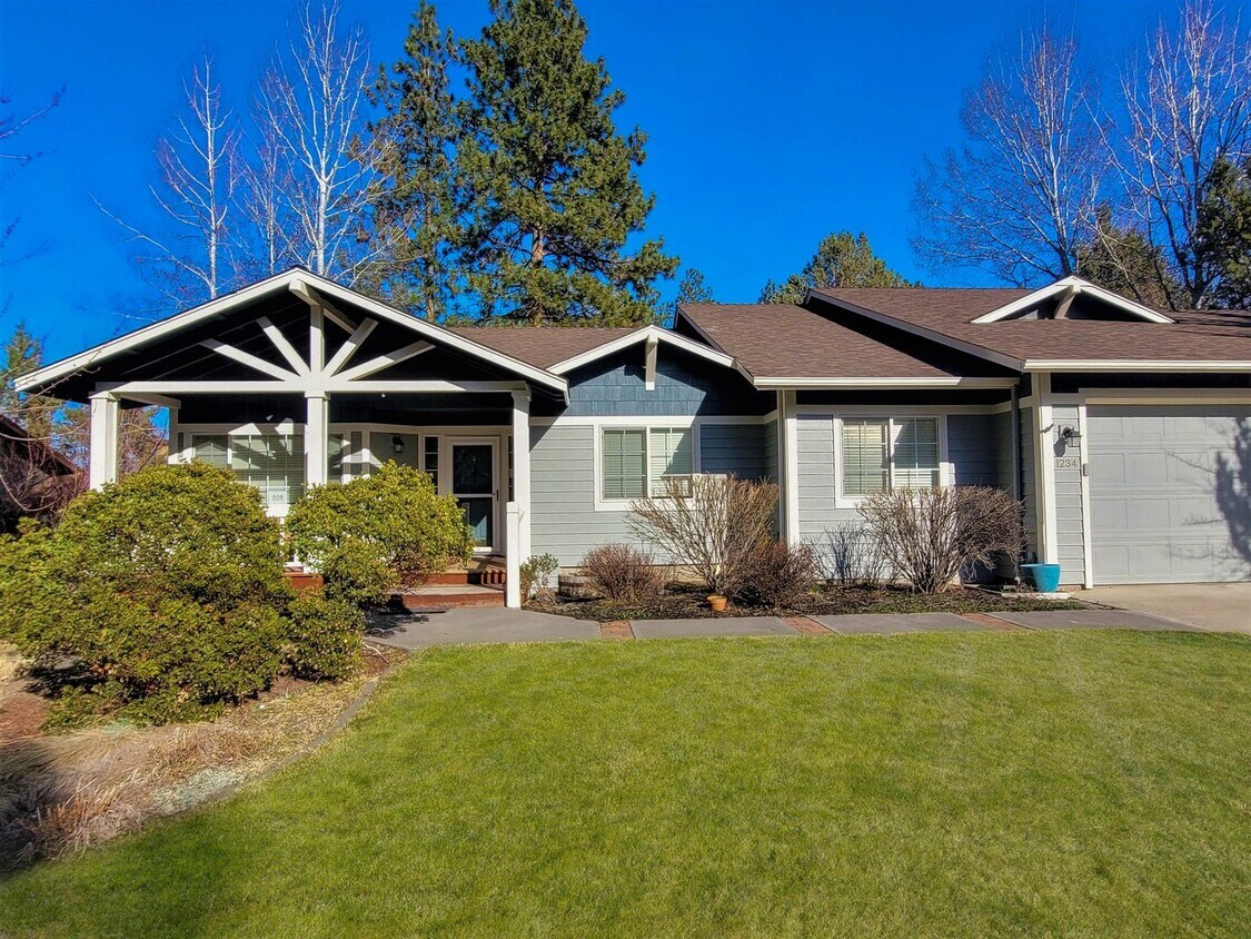 Primary Photo - Single Level Home with Hot Tub, Great NW B...