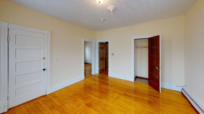 Foto del edificio - 250 Forest Ave