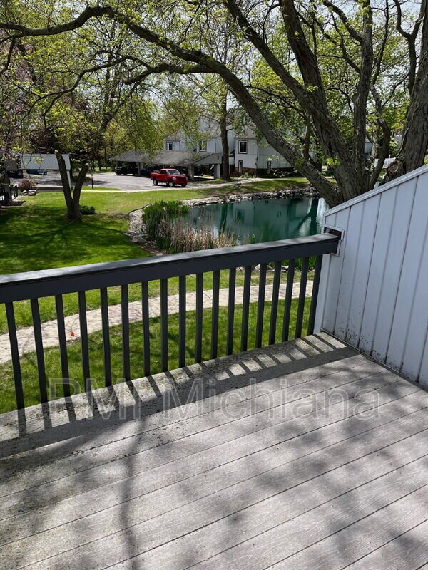 Foto del edificio - 18120 N Stoneridge Dr