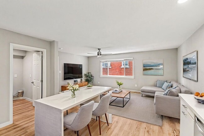 Interior Photo - 3921 Wyandotte