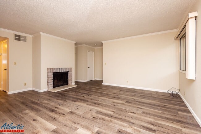 Building Photo - Mission Grove | Gated Complex | Remodeled | Central A/C