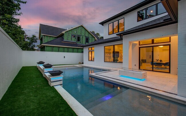 Foto del edificio - 13034 Memorial Dr