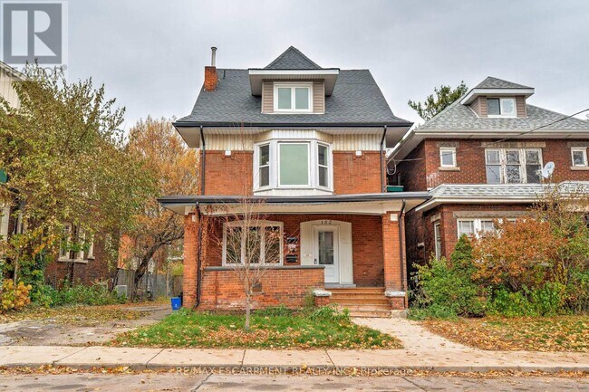 Photo du bâtiment - 152 Sanford Ave S