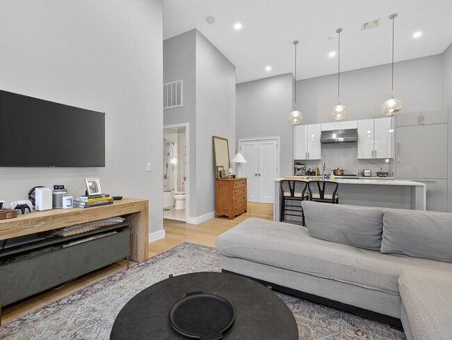 Building Photo - 355 Congress St