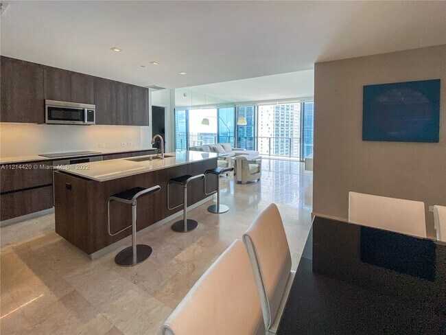 Foto del edificio - 68 SE 6th St