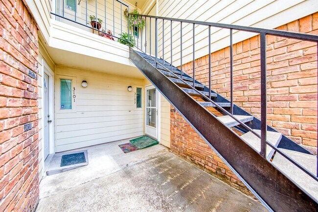 Foto del edificio - 14555 Wunderlich Dr