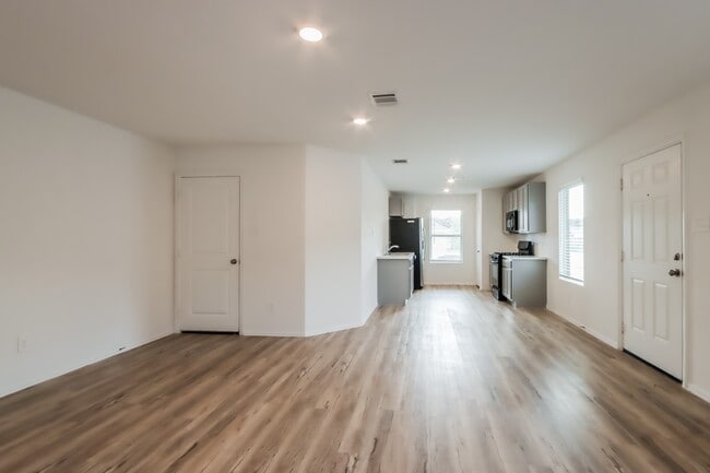 Foto del edificio - 17599 Longwood Trce Ln