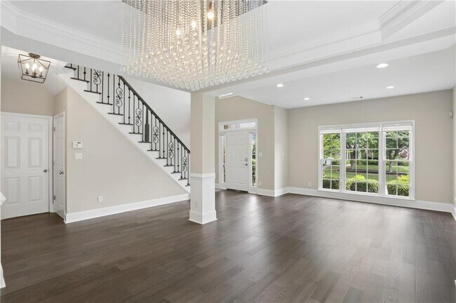 Foto del edificio - 5038 Wickford Dr