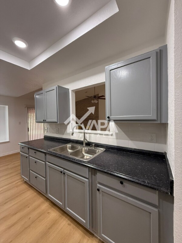 Foto del edificio - 4619 Harvest Meadow St