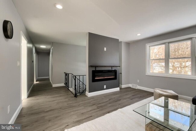 Building Photo - 502 Bloomfield Dr