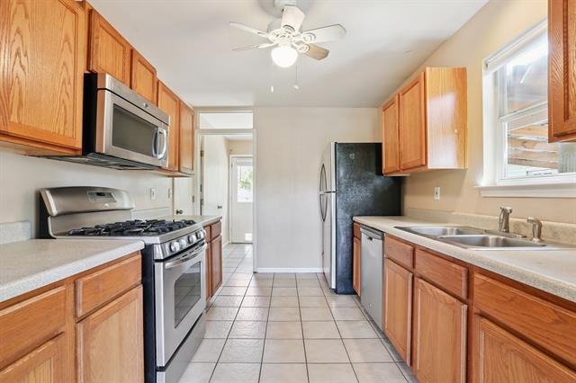 Building Photo - 4601 Bundyhill Dr