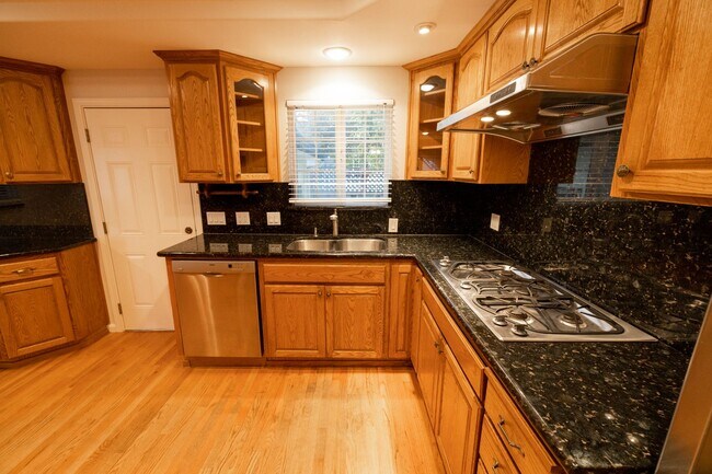 Foto del edificio - Large updated home in San Mateo Village!