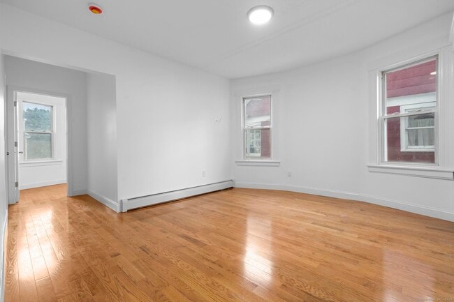 Foto del edificio - 565 Carroll Ave