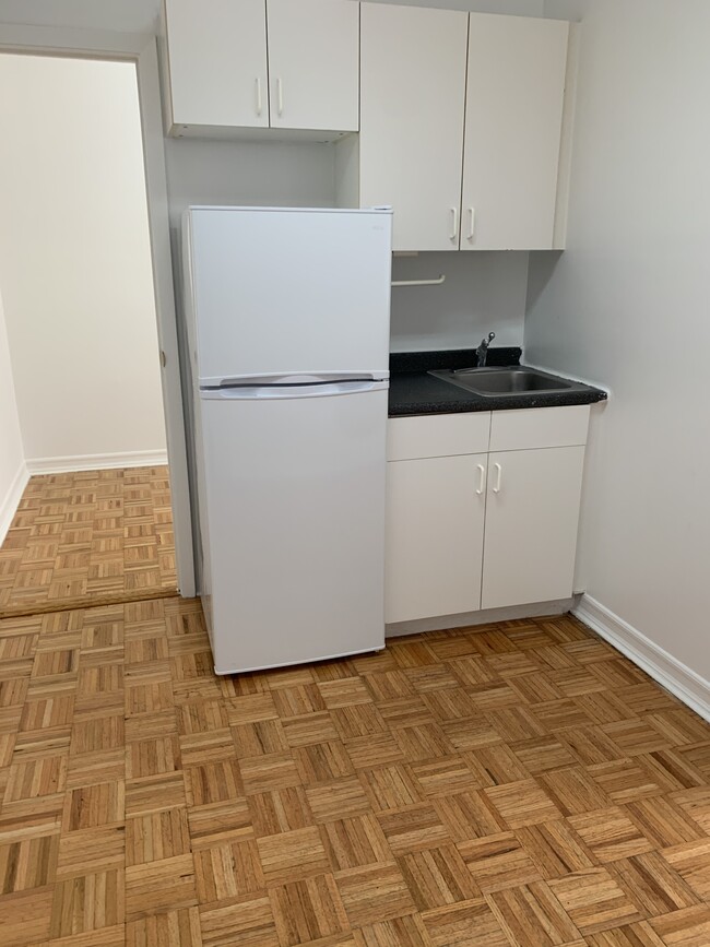 Building Photo - 164 Mott St