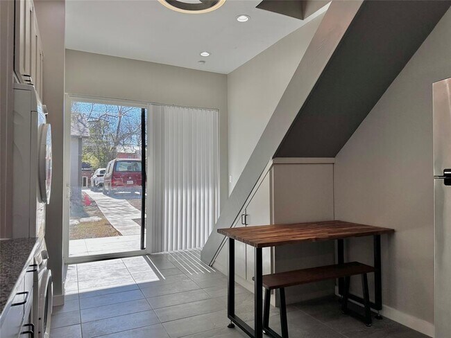 Foto del edificio - 914 E 39th St