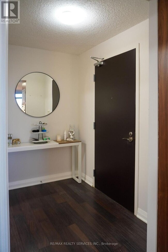 Building Photo - 5 Valhalla Inn Rd