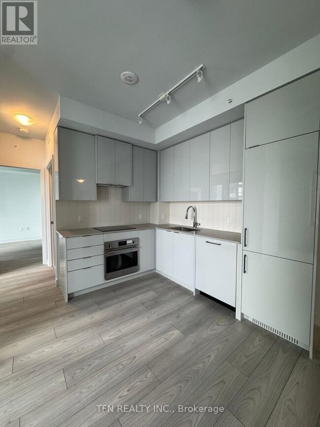 Building Photo - 2920 Hwy 7