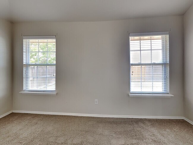 Building Photo - 2165 Robin Ridge Ln