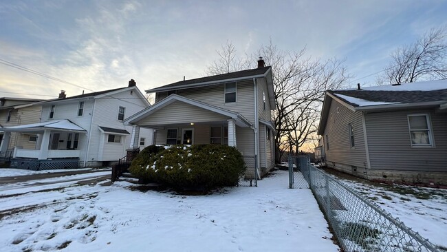 Foto del edificio - 592 Sanford Ave