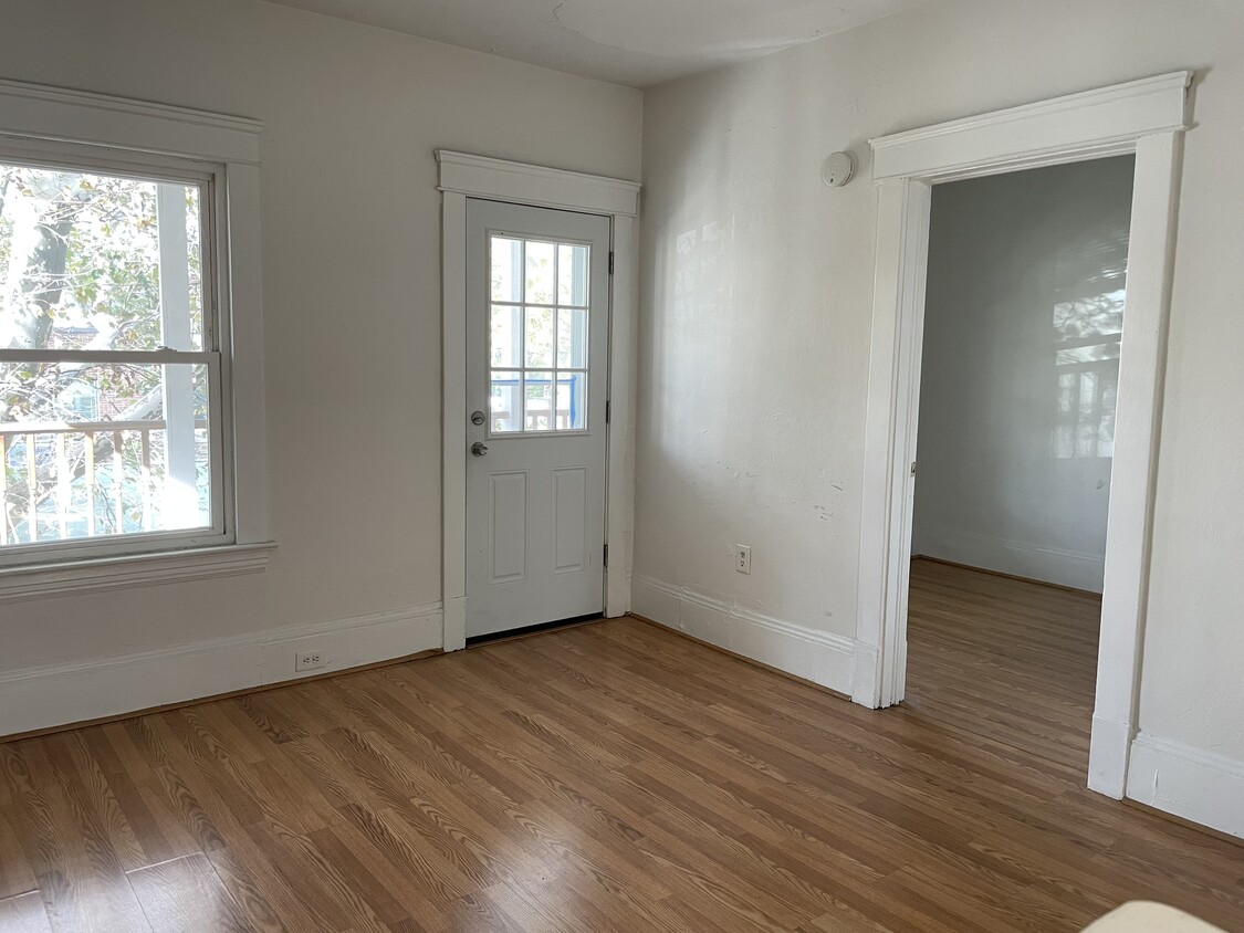 Building Photo - 847 Jefferson Ave
