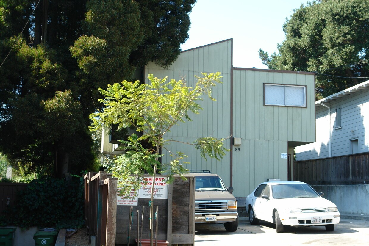 Building Photo - 300 Garland Ave