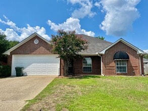 Building Photo - 3106 Silkwood Dr