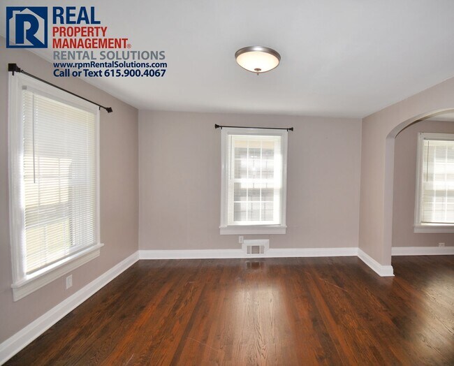 Foto del edificio - Great 2 bedroom, water included! Walk to downtown M'boro!