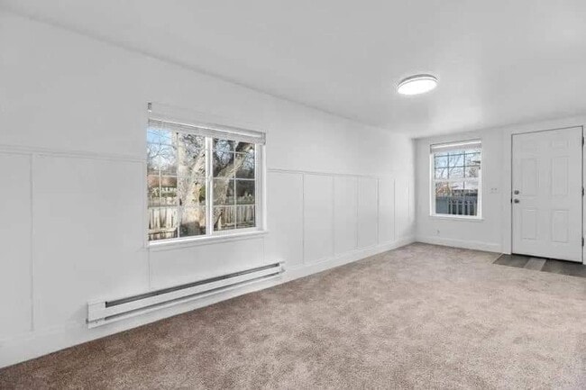 Building Photo - 540 Custer Ave