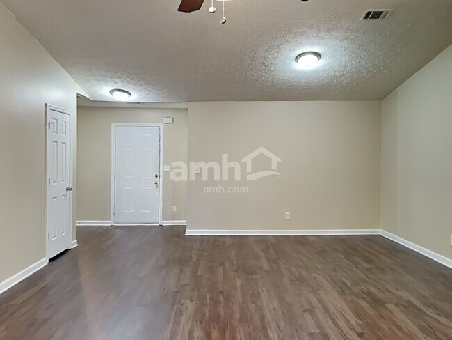 Building Photo - 3009 Sentinel Circle