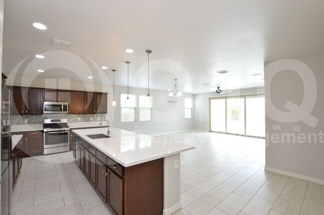 Foto del edificio - 10165 W Los Gatos Dr