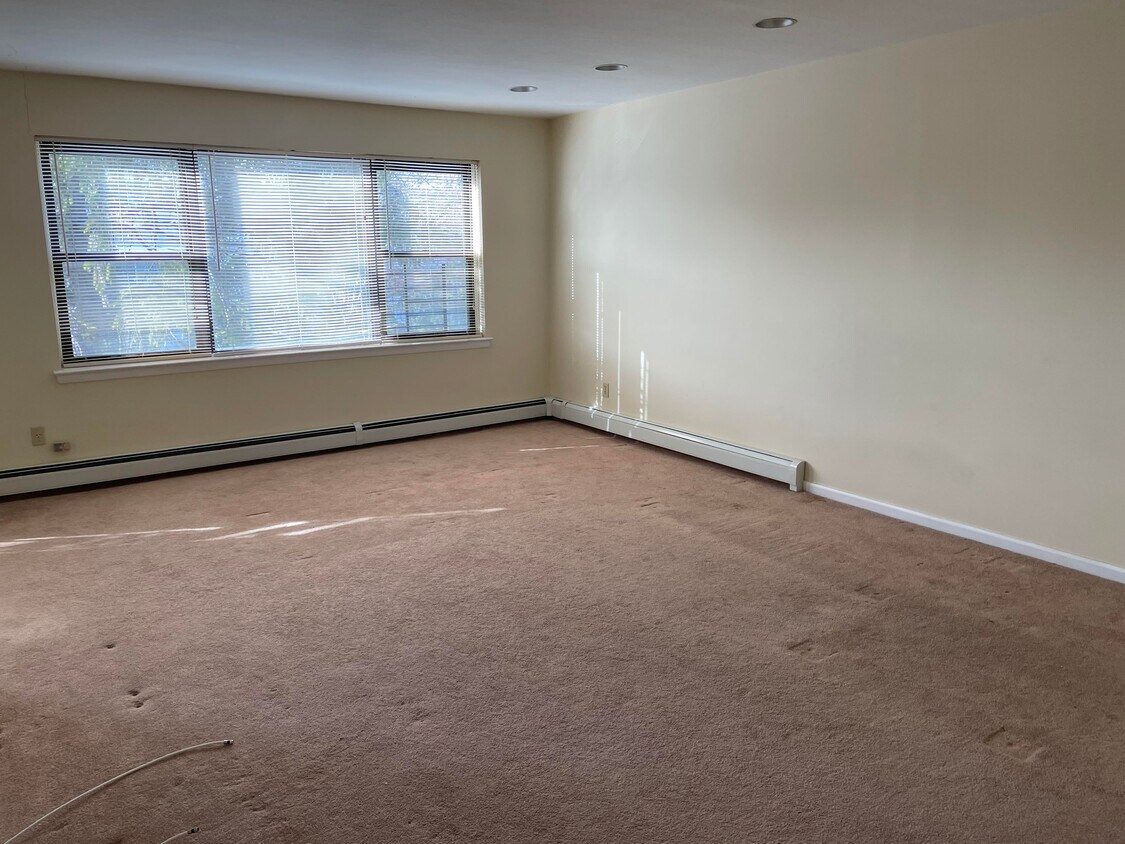 Foto principal - 919 129th St