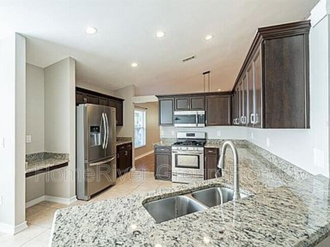 Building Photo - 405 Bluejay Way