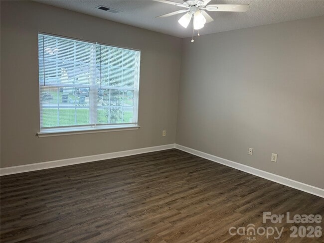 Building Photo - 4924 Aldersbrook Dr