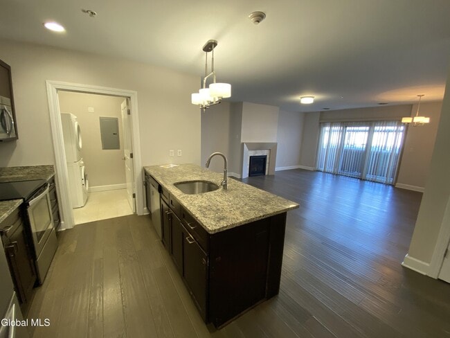 Building Photo - 2 West Ave