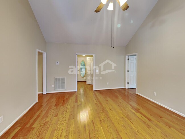 Foto del edificio - 315 Thetahill Rd