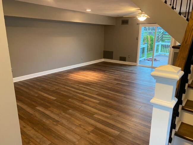 Building Photo - 1516 Russett Dr