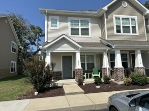 Building Photo - 220 Jenna Lee Cir
