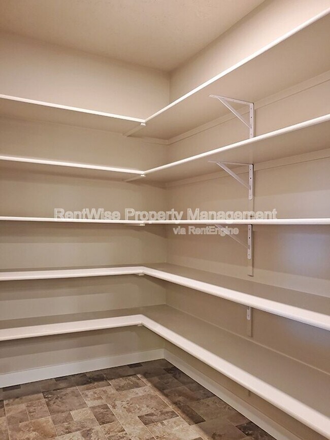 Building Photo - 7692 S Sea Breeze Way