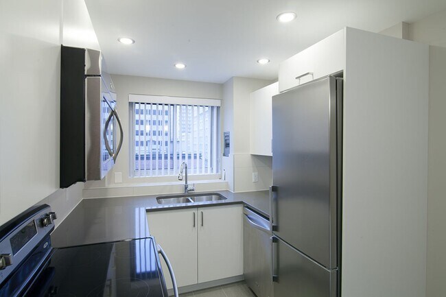 Building Photo - 3421 Rue Drummond