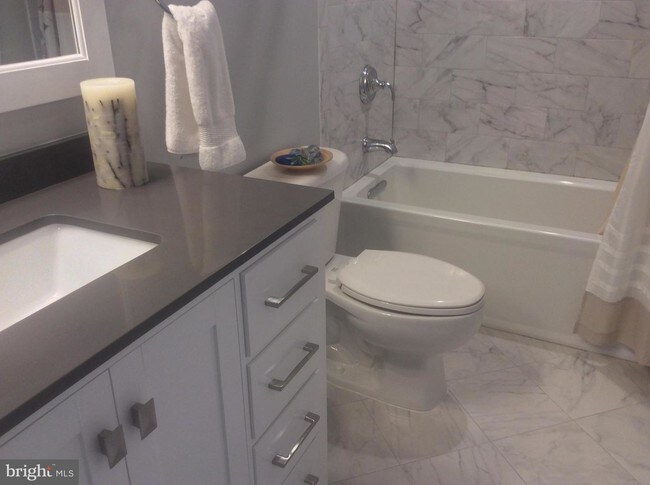 Foto del edificio - 371 Cameron Station Blvd