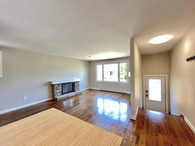 Building Photo - 51 Forbes St