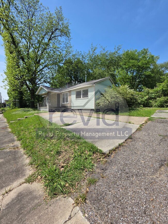 Building Photo - 3 Bedroom 1 Bath Home!!