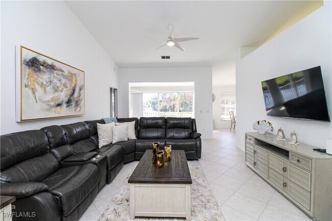 Foto del edificio - 5645 Whisperwood Blvd