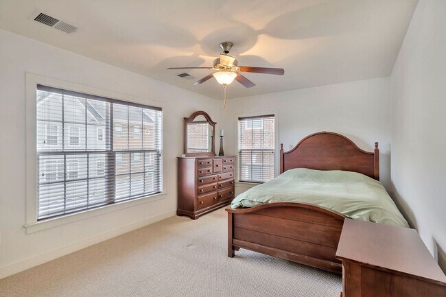 Foto del edificio - 158 Brookwood Dr