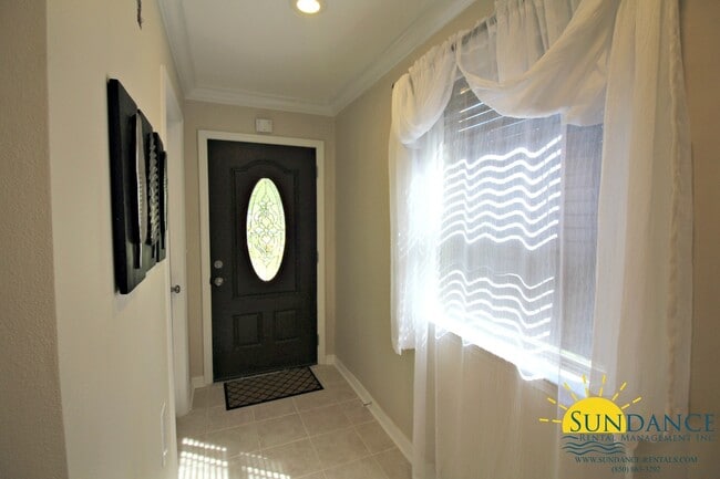 Building Photo - 906 Regatta Dr