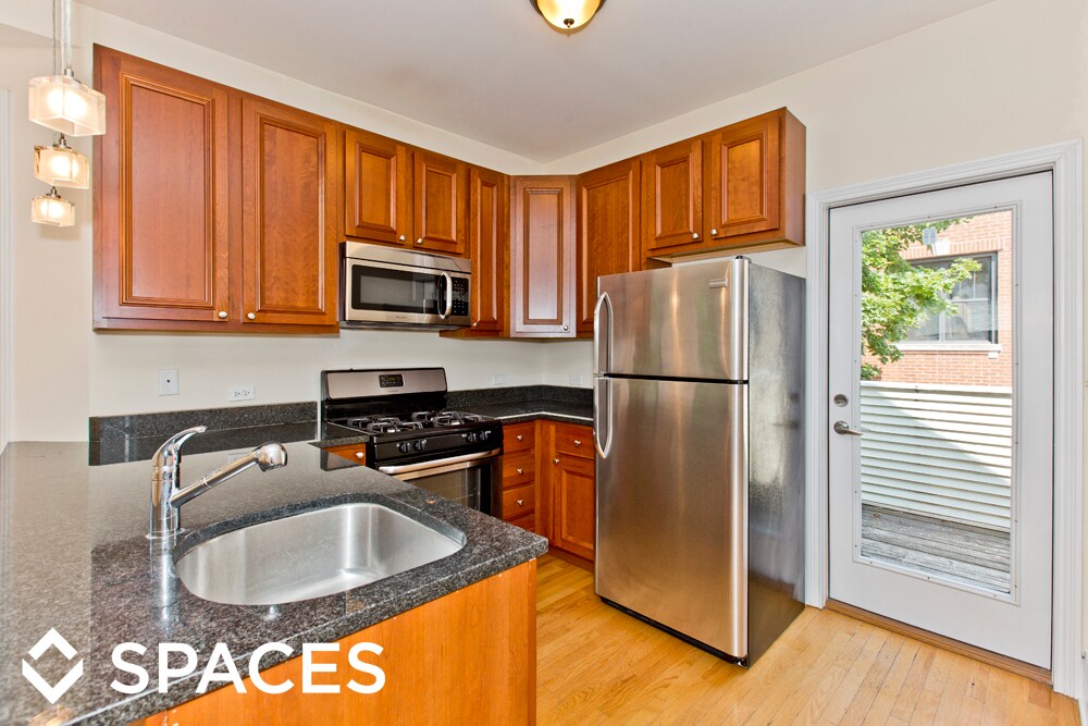 Foto principal - 4025 N Damen Ave